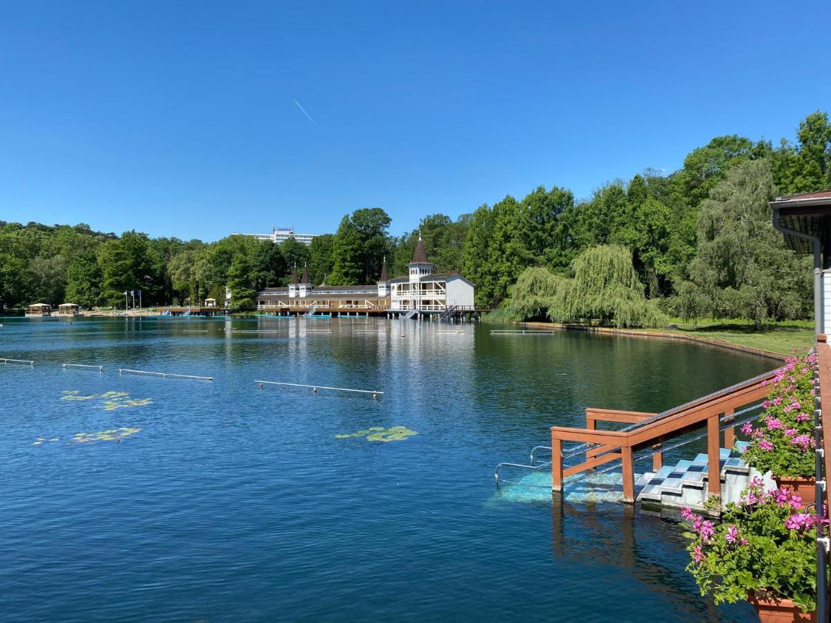 Villa Elisa Vonyarcvashegy Exteriör bild
