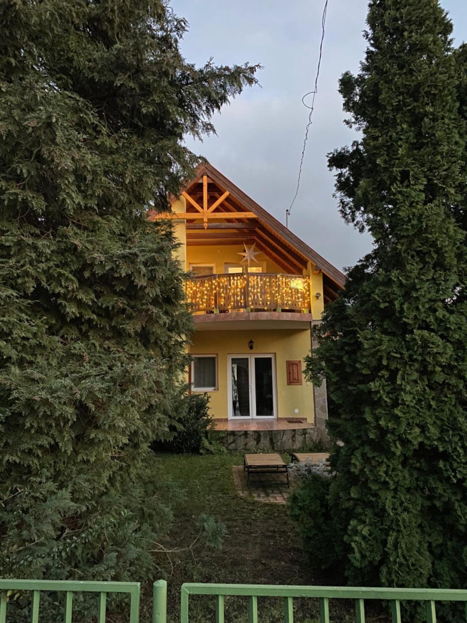 Villa Elisa Vonyarcvashegy Exteriör bild